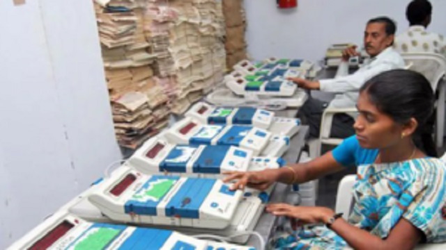 counting of vote begins in Gujarat