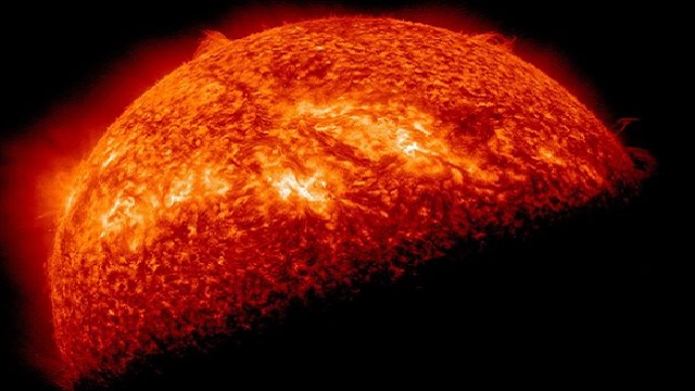 nasa shares dynamic pic of sun