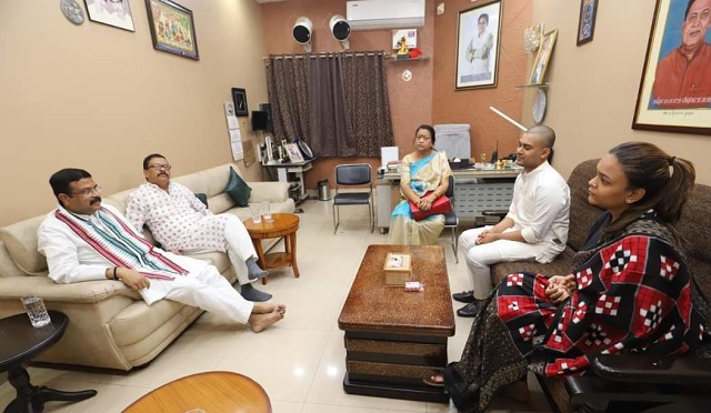 dharmendra pradhan visit nab das's family