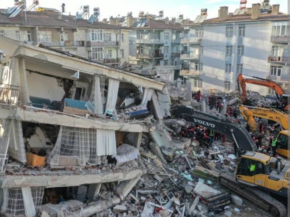 7.8magnitude quake hits Turkey, 5 dead KalingaTV