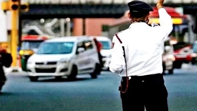 traffic cop attacked in bhubaneswar