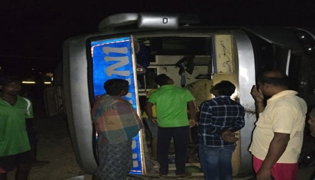 bus overturned in mayurbhanj