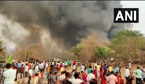 Mumbai 800-1000 hutments gutted fire