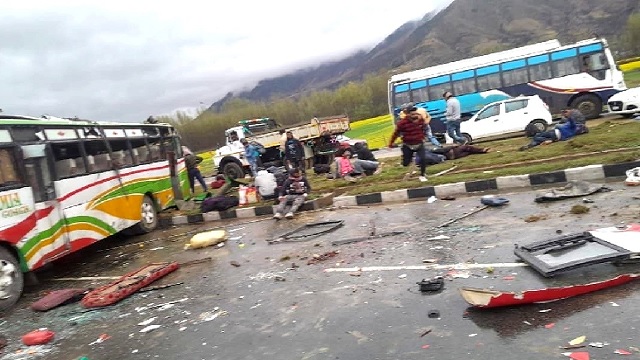 Pulwama road accident