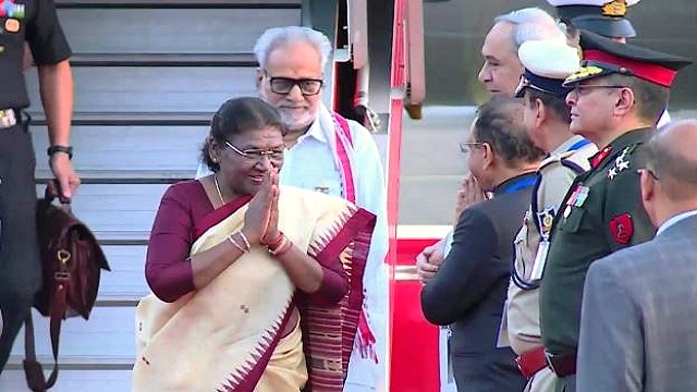 Droupadi Murmu arrives in Odisha