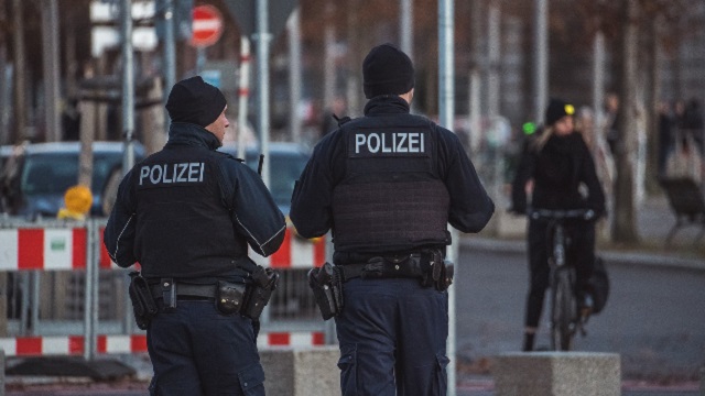 Police officers injured in germany
