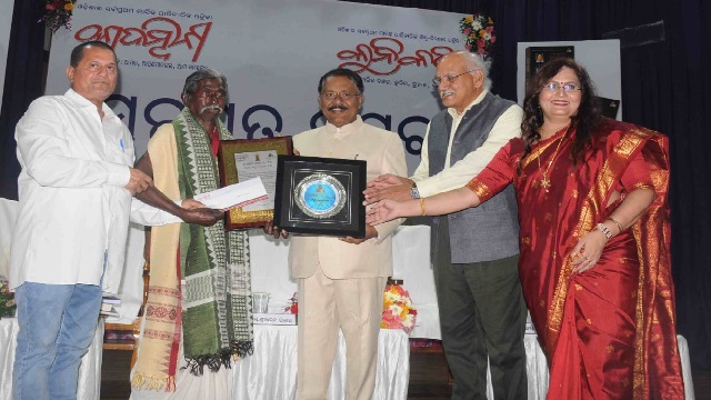 Padma Shri Haldhar Nag conferred with Kadambini Samman 2023
