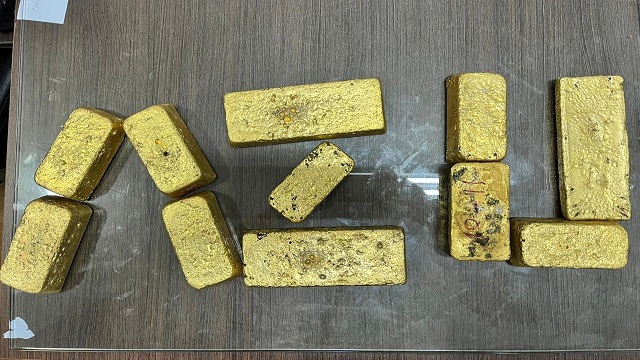 gold paste seized at Surat Airport