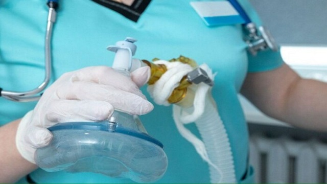 oxygen mask catches fire in hospital