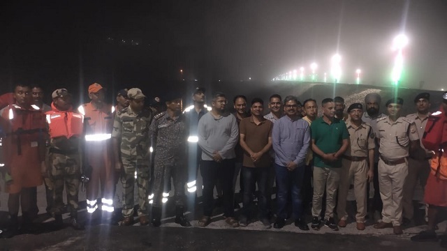 Stranded people rescued from mandi dam