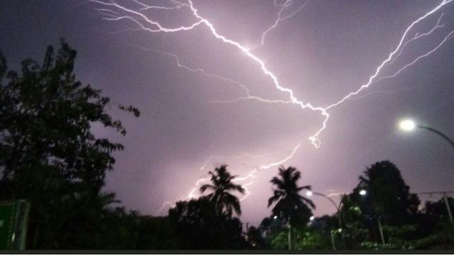 lightning kills 10 in odisha