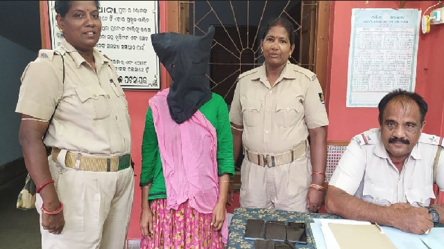 puri female robber arrested