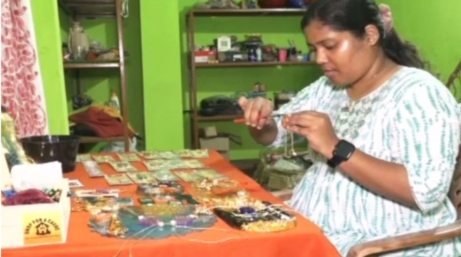 Cuttack: Muslim girl making rakhis