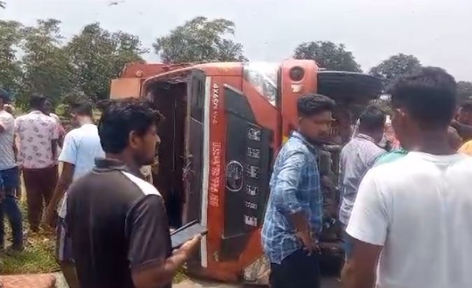 truck accident in bargarh