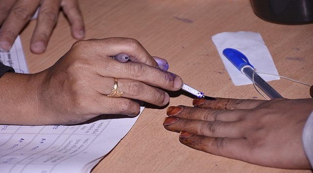 voters take lessons on voting in Nagpur