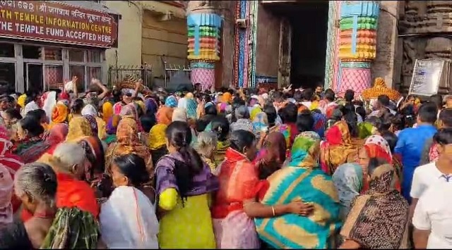 Puri Jagannath Temple crowd