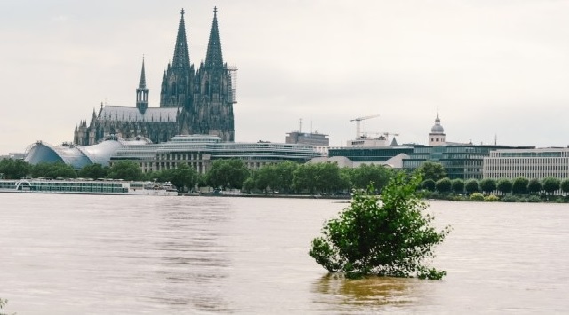 Germany battles floods