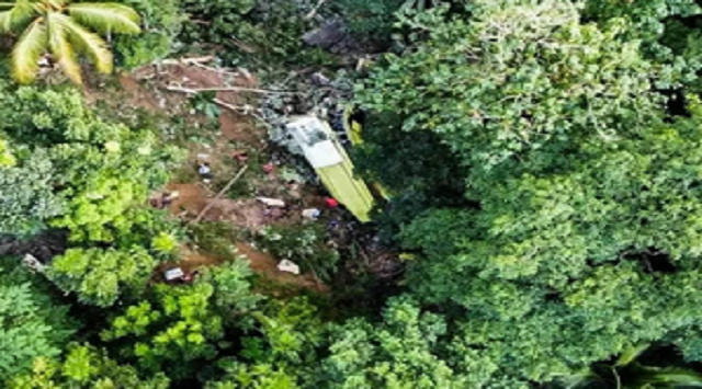 bus plunges off cliff in Philippines