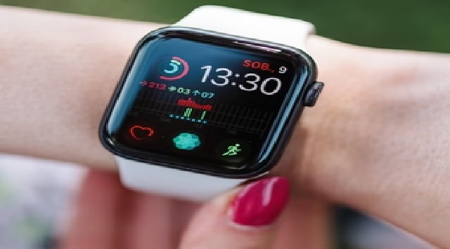 apple watch saves womans life