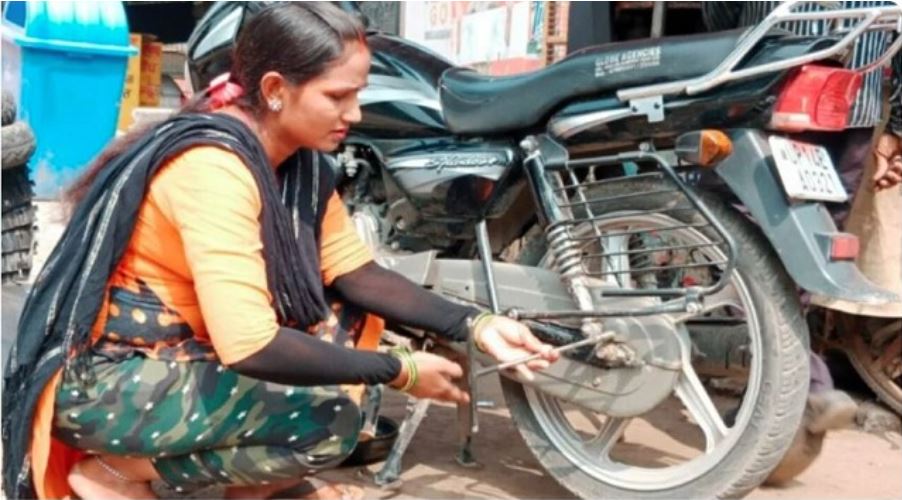 Poonam turns bike mechanic