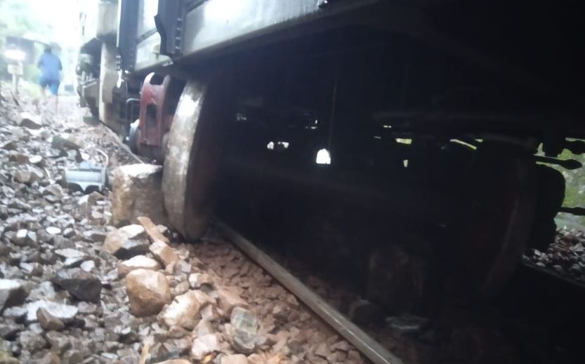 Goods train derailed following rock slide