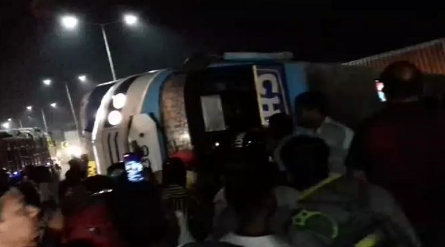 Bus overturns at Cuttack Gopalpur Chhak