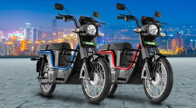 Kinetic e-luna electric moped