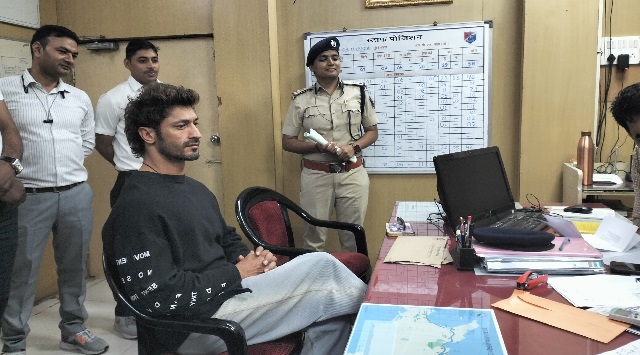 vidyut jammwal in railway police custody