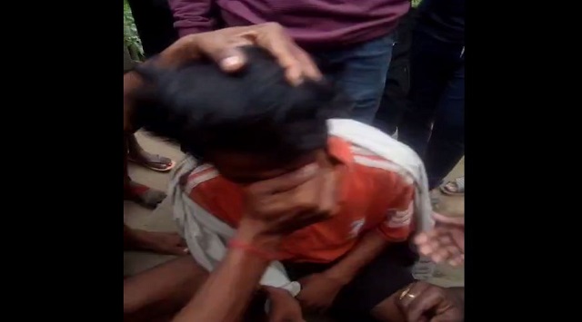 Three suspected child lifters thrashed