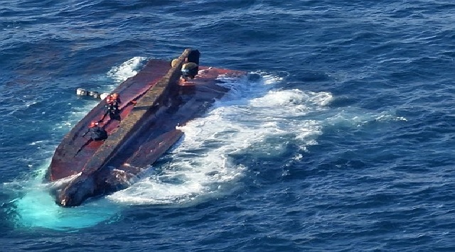 fishing boat capsizes in South Korea