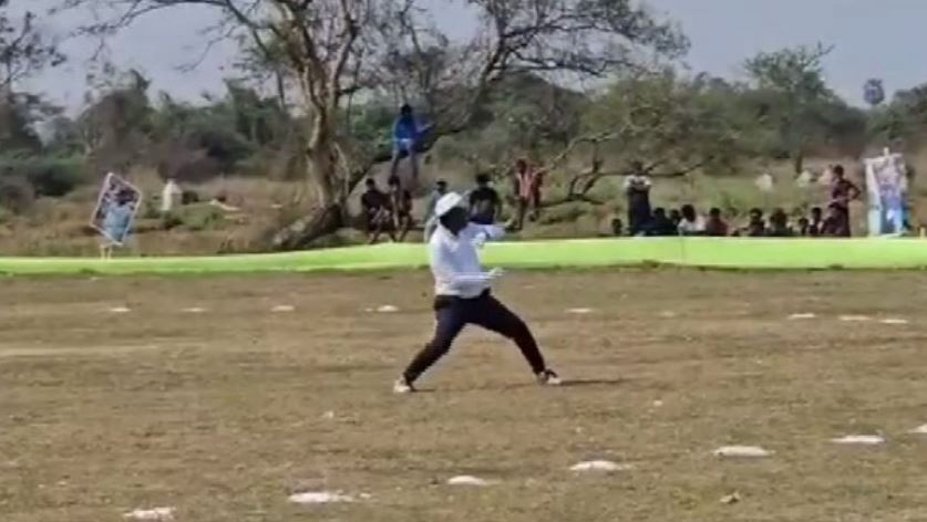 Dancing umpire Manoj Kumar