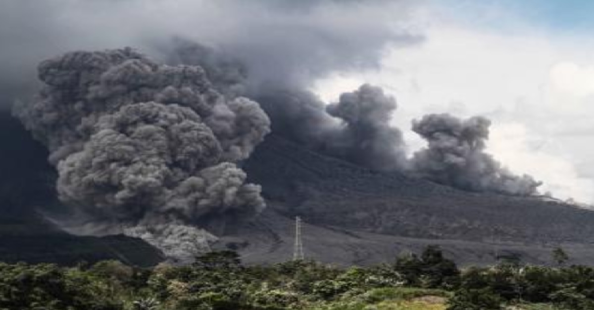 ibu volcano erupts