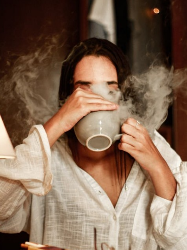 5 Home remedies to soothe sore throat naturally