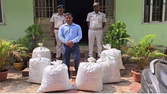 ganja-smugglers-flees.jpg